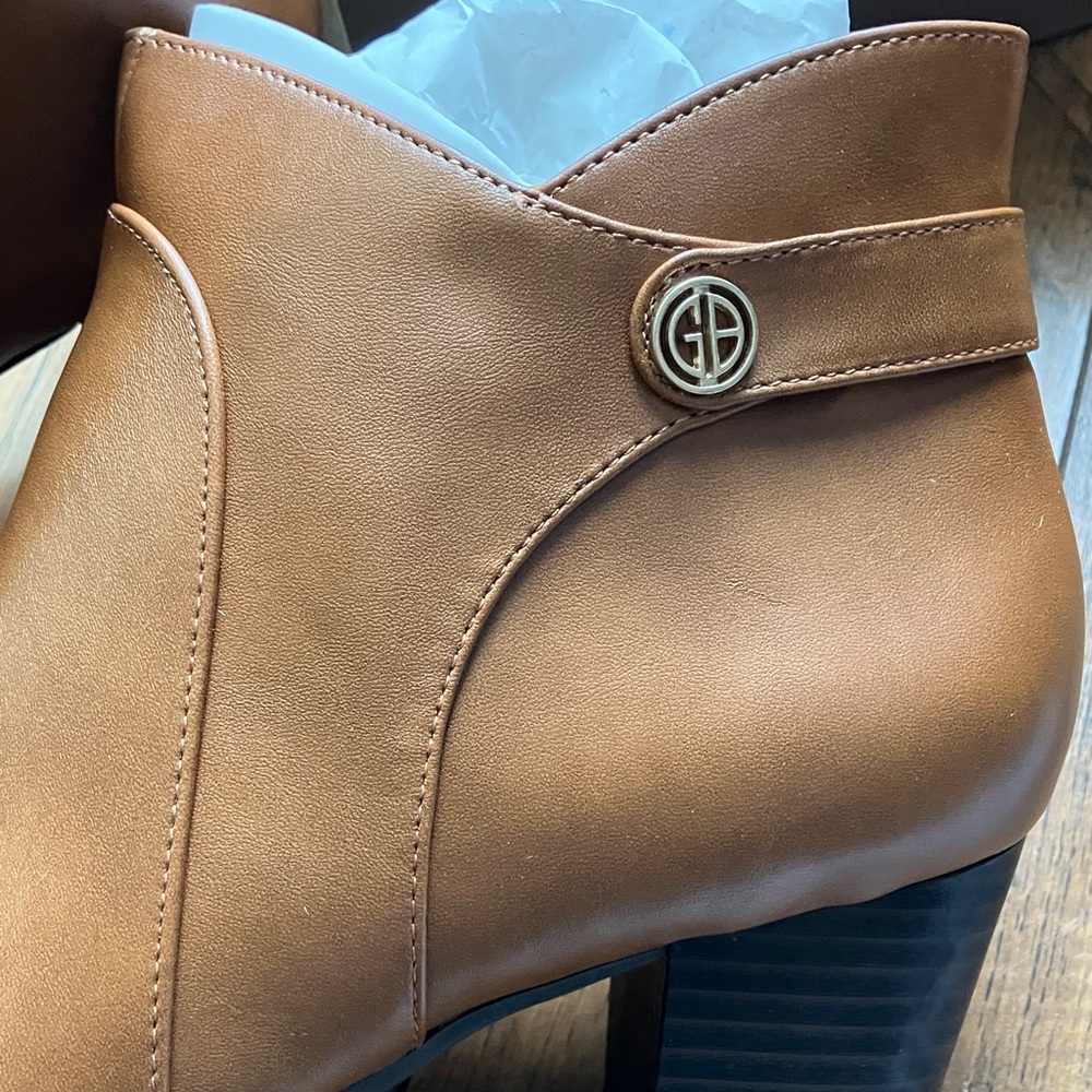 Gianni Bernini Memory Foam Avalons – Chestnut – Women’s 9.5 M (New in Box) - Picture 2 of 8